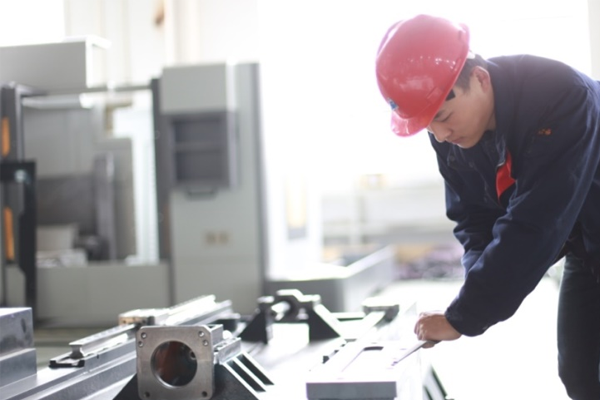 上游原材料价格持续飙升 下游机床企业共同承压